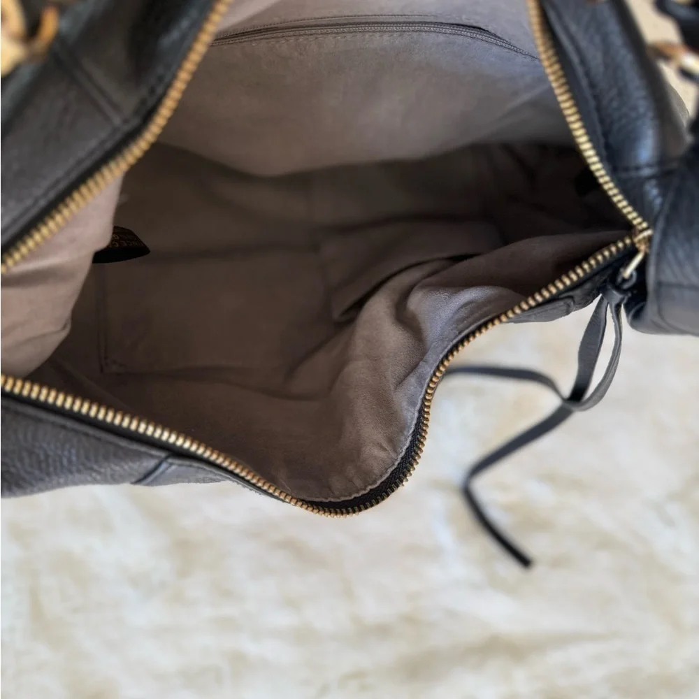 VINCE CAMUTO Cayle Pebble Leather Gold Ring Hobo Bag Black